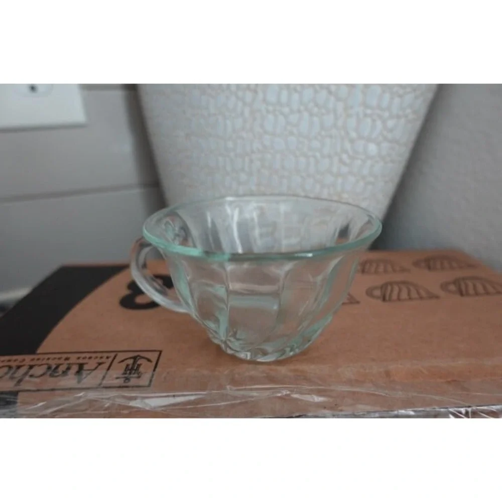 Anchor Hocking Glassware Set Swirl Design Tea Cups Set of‎ 8 Victoria Punch Cups
